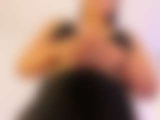miadanielss's Live Sex Cam Show