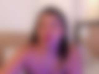 miadanielss MILF webcam performer live streaming