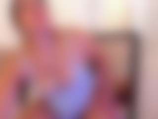 Live cam show with miadanielss - Middle Aged on Camsoda