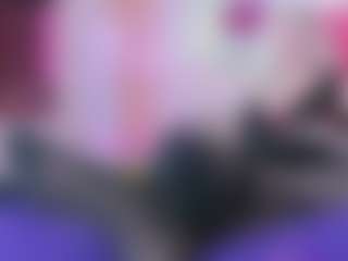 Live cam show with LexyGold - Oil on SpunkLive