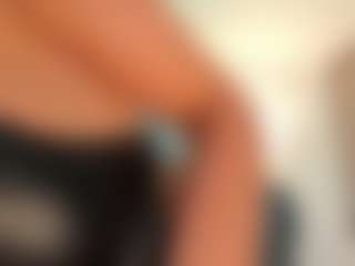 Live cam show with Sarah Parker - Asian Fetish on Dolls Live