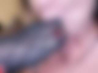 Live cam show with LadyAndTranny - Facesitting on Camming Site