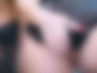 Show in cam erotica live di LadyAndTranny