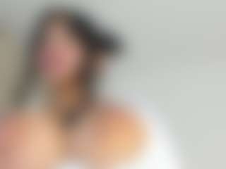 Live cam show with luuciana - Nails on Camsoda