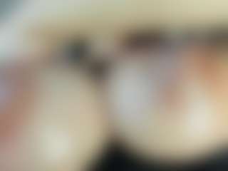 Live cam show with luuciana - Oil on madthumbs