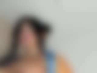 Live cam show with luuciana - Grandes Tetas on Camsoda