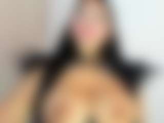 Live cam show with luuciana - Plug on madthumbs