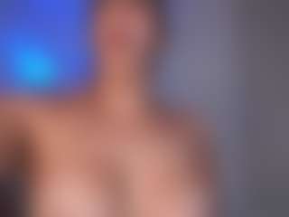 DEEPTHROAT SLUT's Live Sex Cam Show