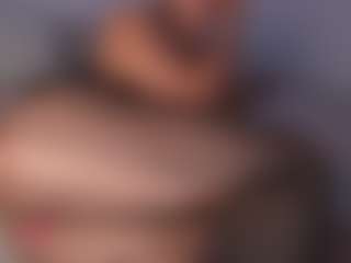 DEEPTHROAT SLUT's Live Sex Cam Show