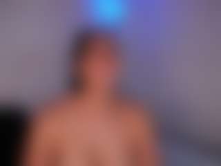 DEEPTHROAT SLUT's Live Sex Cam Show