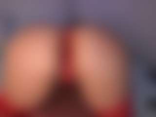 DEEPTHROAT SLUT's Live Sex Cam Show