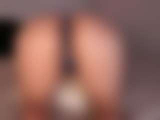 DEEPTHROAT SLUT's Live Sex Cam Show