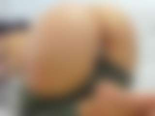 Live cam show with roxyrebeld - Average on crypto-cams