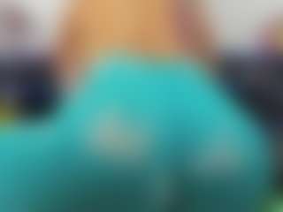 Live cam show with roxyrebeld - French on Uber Horny