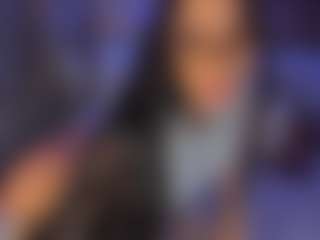 Live cam show with Luisa Baker - Muscle on xDating