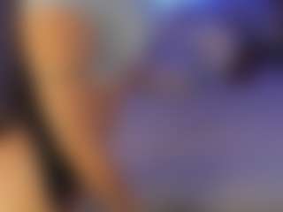 Live cam show with Luisa Baker - Muscle on instabang