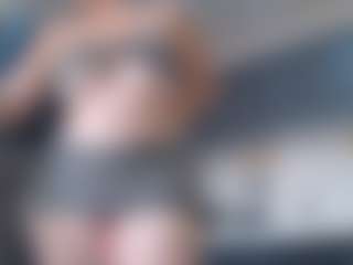 Live cam show with lorenmysweet - Nails on CamwithHer