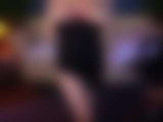dafnimon MILF webcam performer live streaming