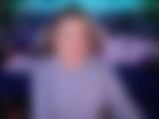 dafnimon MILF webcam performer live streaming