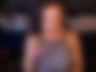 dafnimon MILF webcam performer live streaming