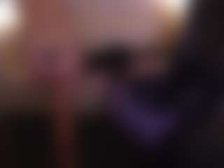 dafnimon MILF webcam performer live streaming