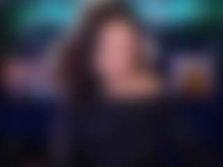 dafnimon MILF webcam performer live streaming