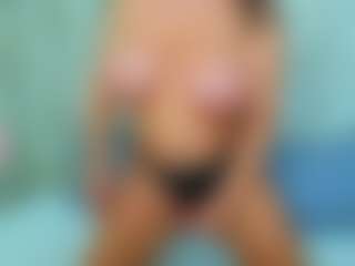Live cam show with Queen Eva Maria - Oil on CamwithHer