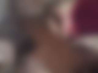 Live cam show with ireallysquirt - Glasses on Dare Cams