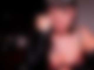 Live cam show with Amelie - Facial Piercings on CamClone