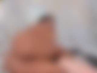 Live cam show with Mia wilddoll - Muscle on Hubzter Live