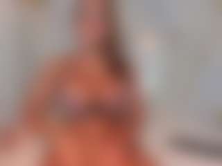 Live cam show with Mia wilddoll - Fit on Soda Cam
