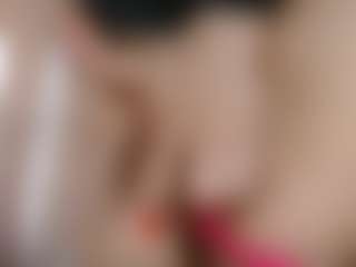 squirtyshow MILF webcam performer live streaming