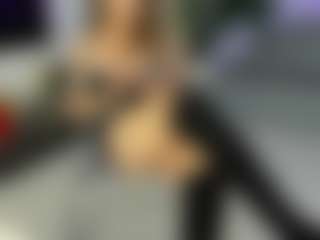 Live cam show with Lara - Panties on Instabang