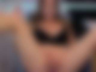 Lara's Live Sex Cam Show