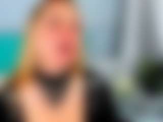 Live cam show with EliseFast - Latex on Latina Girls