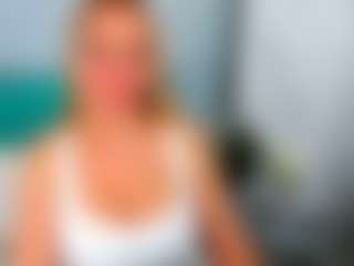Live cam show with EliseFast - Blue Eyes on Dolls Live