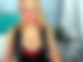 Live cam show with EliseFast - Latex on CamwithHer