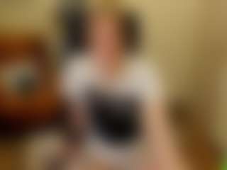 Live cam show with ghostly-temptation - Petite on TeamSkeetLive