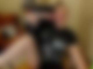 Live cam show with ghostly-temptation - Ball Sucking on Fit Hotties