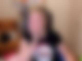 Live cam show with ghostly-temptation - Blue Eyes on Fling VIP Chat