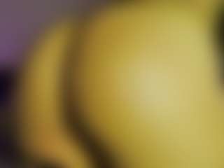 Live cam show with Dani-Moore - Kinky on Gym Cam Girls