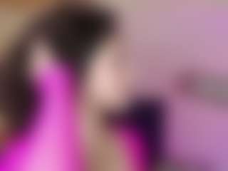Live cam show with Dani-Moore - Shaved Pussy Latina on Camsoda