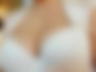 Live cam show with Indi-catalina - Garter on CamwithHer