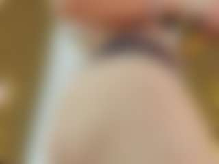 Live cam show with Indi-catalina - Garter on WildCum