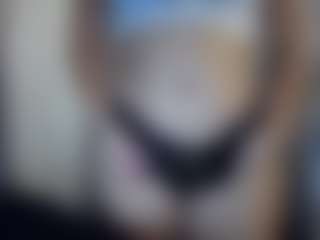 Live cam show with Hotpinkcheeto - Curvy on Mixed Magazine Live