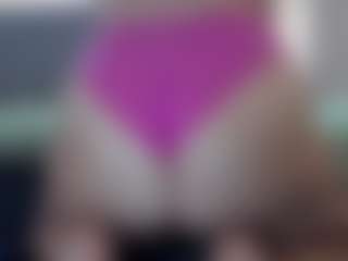Hotpinkcheeto's Live Sex Cam Show