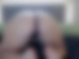 Hotpinkcheeto's Live Sex Cam Show