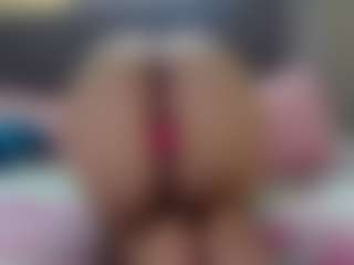 Hotpinkcheeto's Live Sex Cam Show