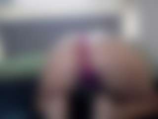 Hotpinkcheeto's Live Sex Cam Show