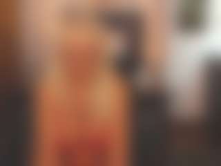 Live cam show with sassythang4u - Granny Blonde Hair on Soda Cam